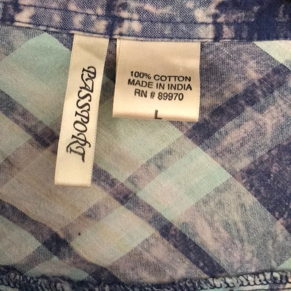 Cute button down - Picture 2 of 2